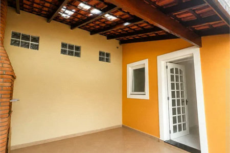 Casa à venda com 3 quartos, sendo 1 suíte, no condomínio Vilagio Viccino, São Paulo - SP