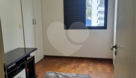 Apartamento à venda com 3 quartos, sendo 1 suíte, em Jardim Londrina, São Paulo, SP