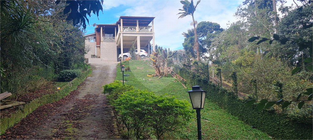 Casa à venda ou para alugar com 3 quartos, sendo 2 suítes, no condomínio Jardim da Montanha I, Mairiporã - SP