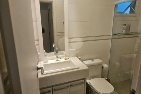 Sobrado à venda com 4 quartos, sendo 2 suítes, em Brooklin Paulista, São Paulo, SP