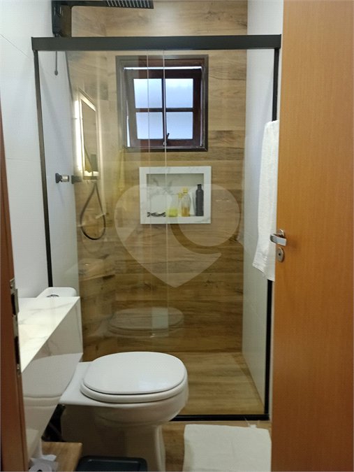 Sobrado à venda com 3 quartos, sendo 1 suíte,  em Jardim Guairaca, São Paulo, SP
