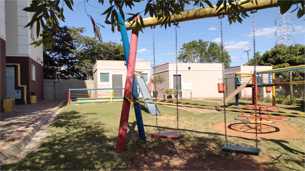 Apartamento no Condomínio Mont Azul.