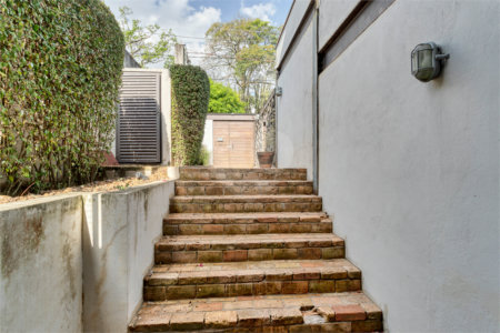 Sobrado à venda com 5 quartos, sendo 4 suítes, em Alto da Boa Vista, São Paulo, SP