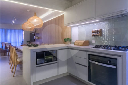 Apartamento à venda com 3 quartos, sendo 1 suíte, em Pitangueiras, Guarujá, SP