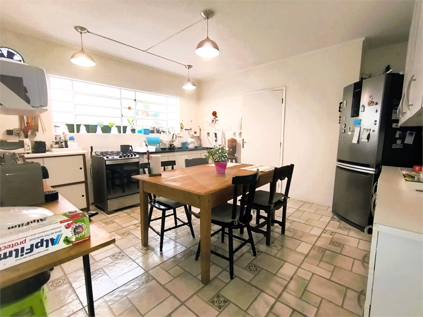 Sobrado à venda com 4 quartos, sendo 2 suítes, em Vila Morse, São Paulo, SP