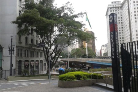 Studio / Kitnet No Centro em Frente ao Metrô