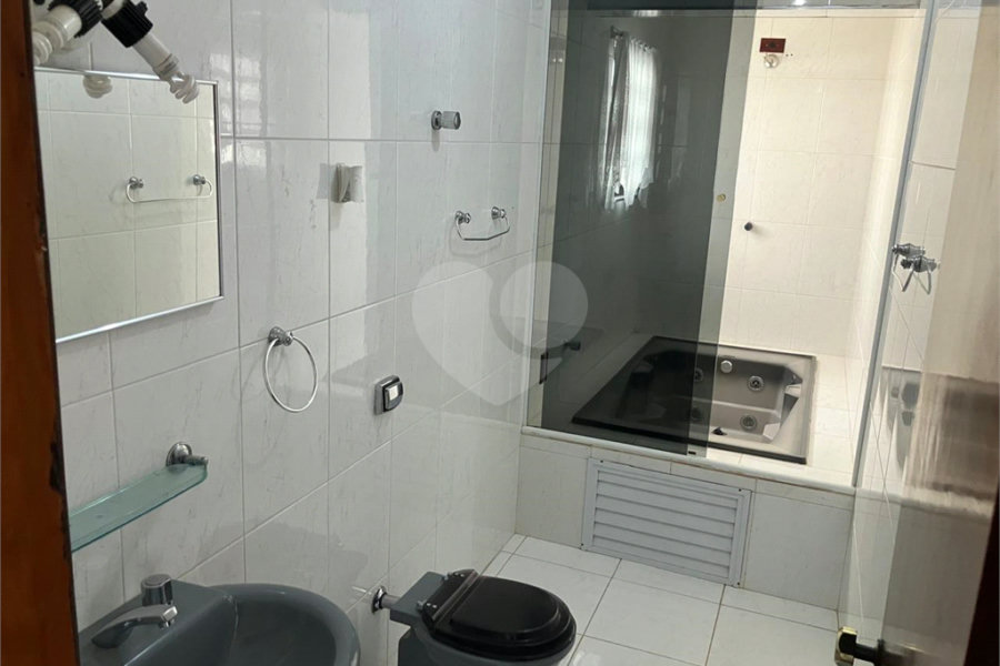 Sobrado à venda com 3 quartos, sendo 1 suíte, em Vila Mazzei, São Paulo, SP