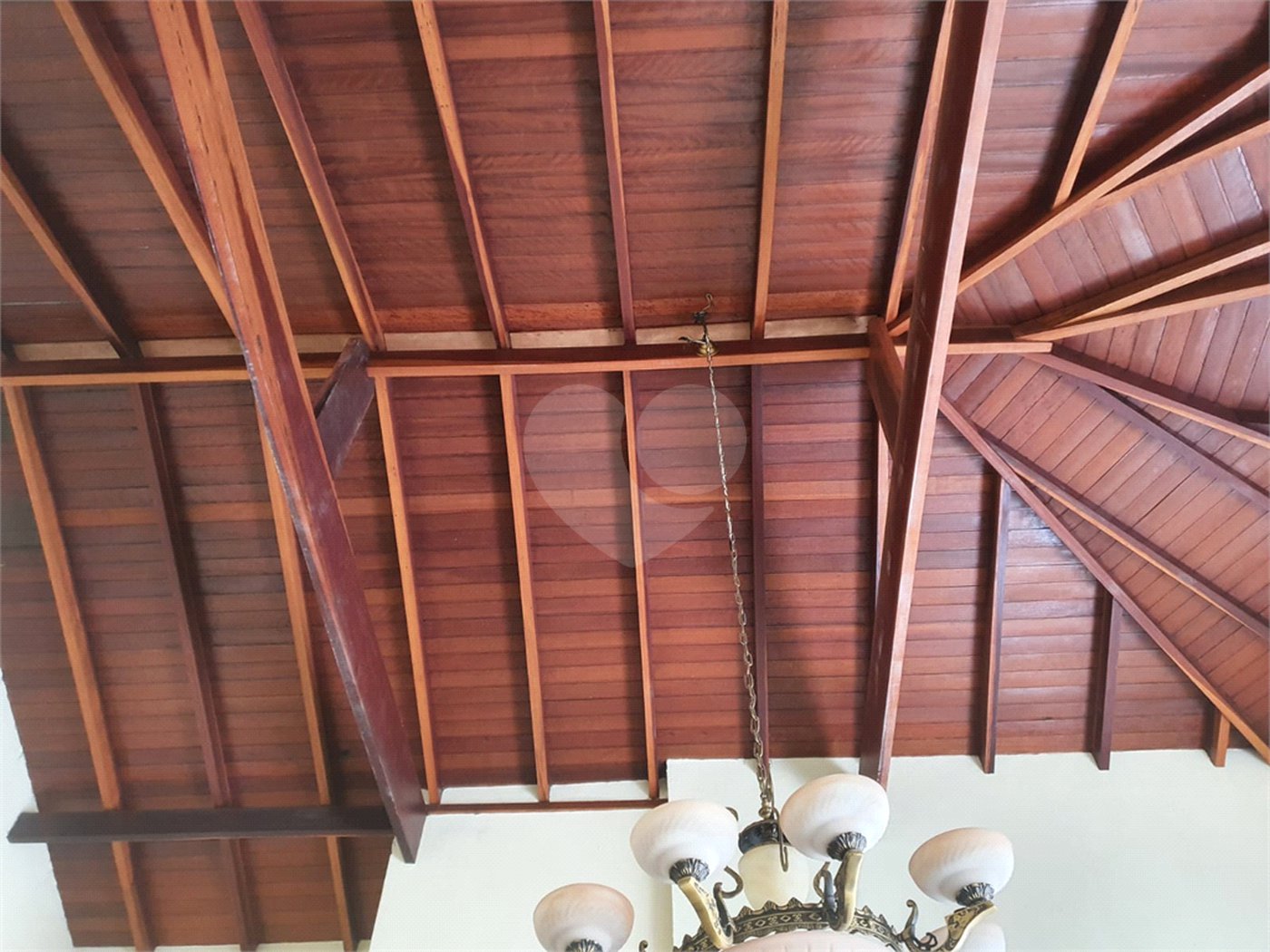 Casa à venda com 4 quartos, sendo 2 suítes,  em Mogi Moderno, Mogi das Cruzes, SP