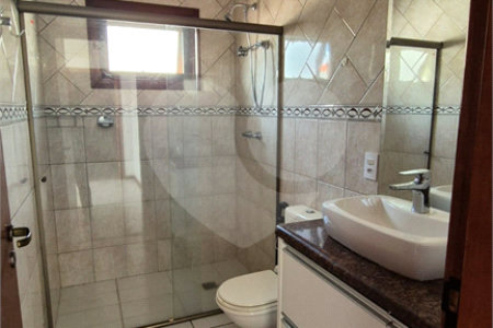 Casa à venda com 4 quartos, sendo 2 suítes, no condomínio Residencial Grape Village, Vinhedo - SP