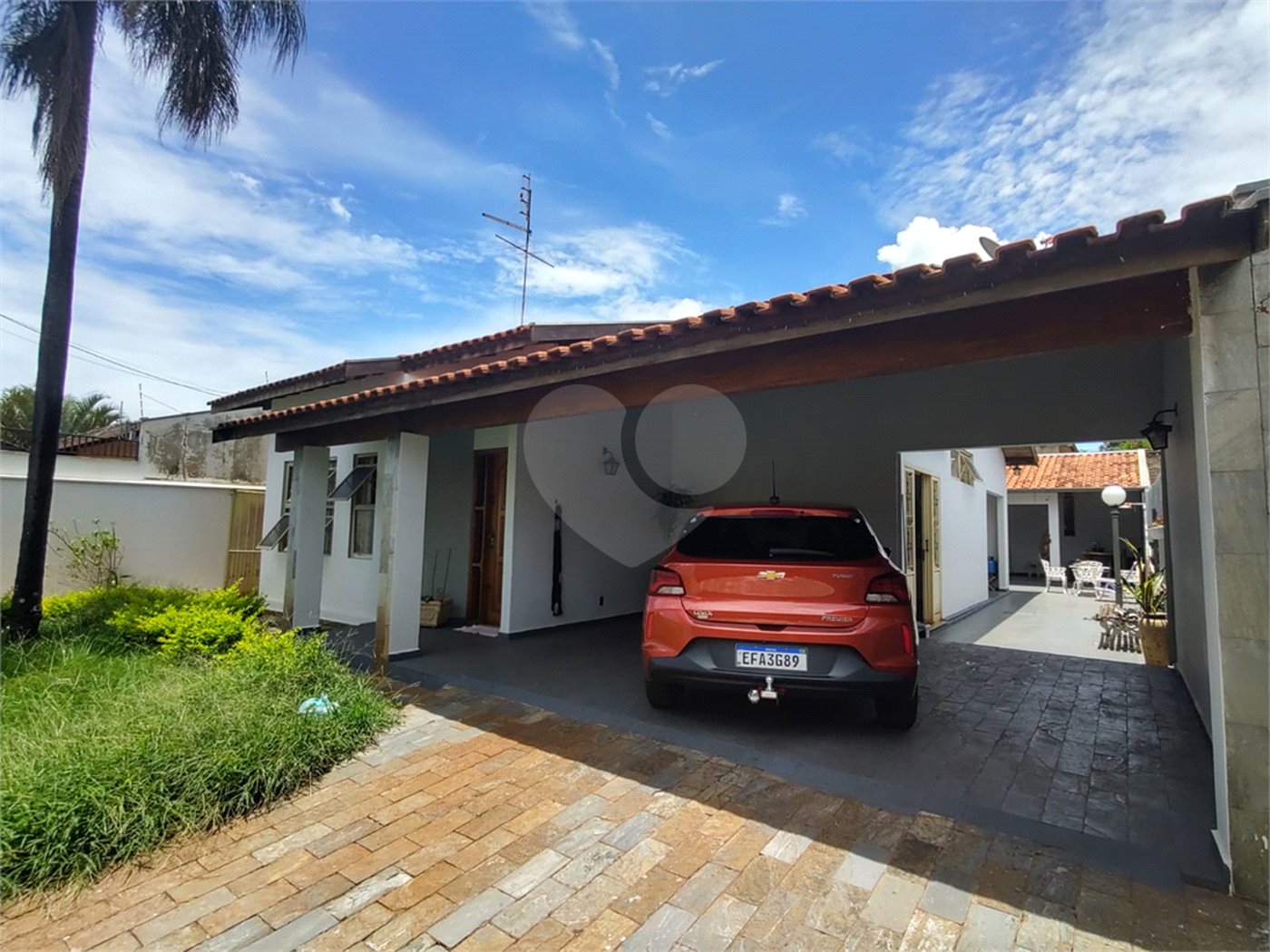 Casa à venda com 3 quartos, sendo 1 suíte, em Parque Laranjeiras, Araraquara, SP
