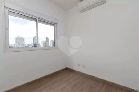 Apartamento à venda com 2 suítes em Vila Cordeiro, São Paulo, SP
