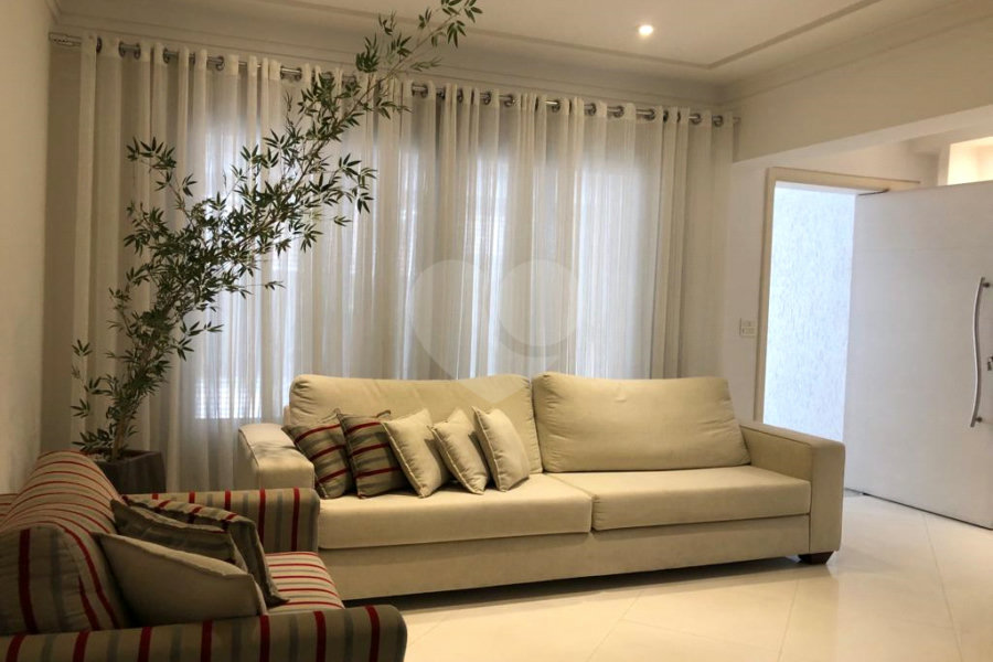Casa à venda com 3 suítes em Santana, São Paulo, SP