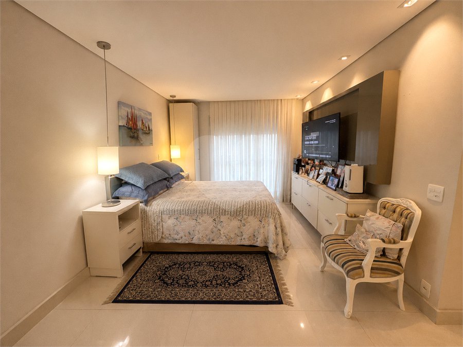 Apartamento à venda com 3 suítes em Campo Belo, São Paulo, SP