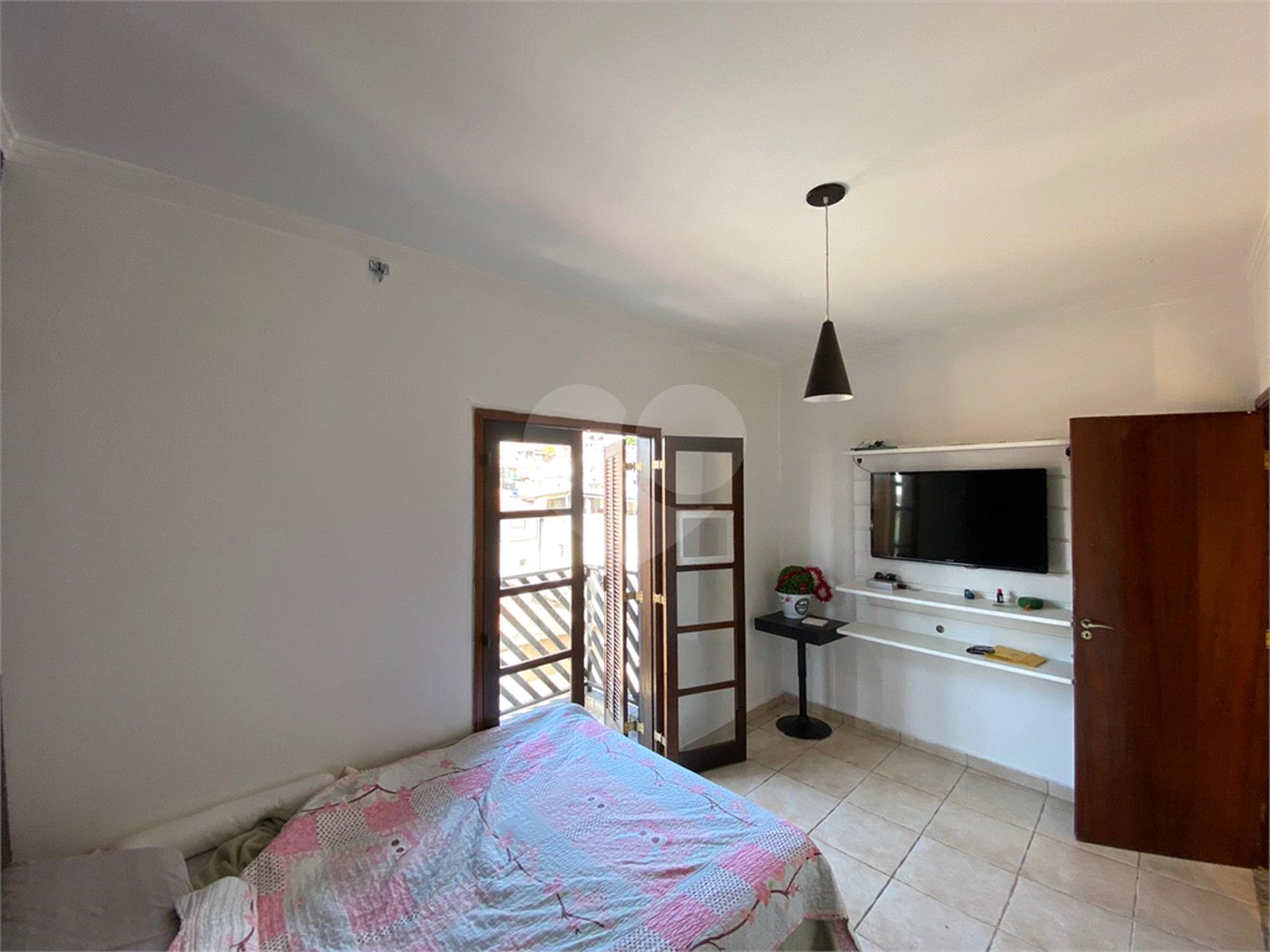 Sobrado à venda com 6 quartos, sendo 2 suítes,  em Vila Mazzei, São Paulo, SP