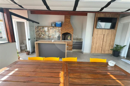 Casa à venda com 3 suítes no condomínio Belle Villle, São Paulo - SP
