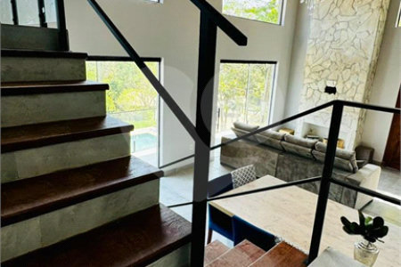 Casa à venda com 4 suítes no condomínio Associação Portal Ouro Verde, Atibaia - SP