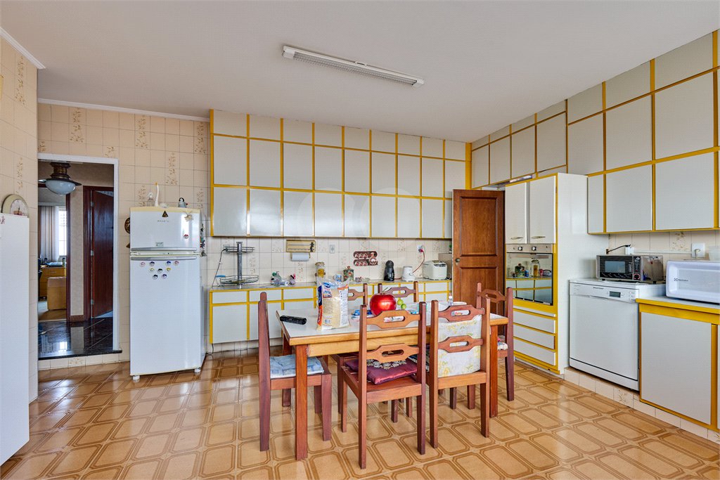 Casa de Vila à venda com 4 quartos, sendo 3 suítes,  em Alto da Boa Vista, São Paulo, SP