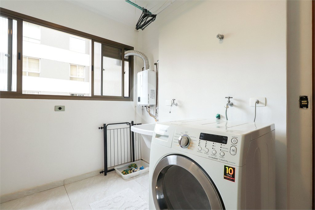 Apartamento à venda com 4 quartos, sendo 3 suítes, em Campo Belo, São Paulo, SP