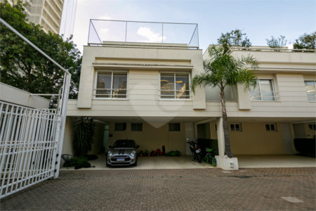 Casa à venda com 3 suítes no condomínio Modigliani, São Paulo - SP