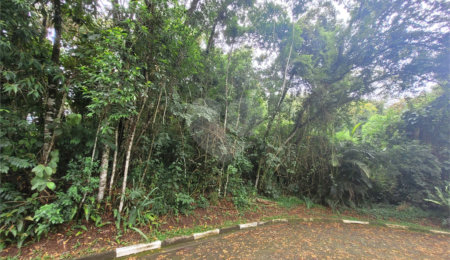 Terreno à venda no condomínio Parque Petrópolis 4 Secção, Mairiporã - SP
