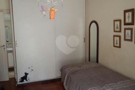 Sobrado à venda com 5 suítes em Jardim Londrina, São Paulo, SP