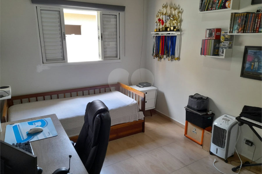 Sobrado à venda com 4 quartos, sendo 1 suíte, em Chora Menino, São Paulo, SP