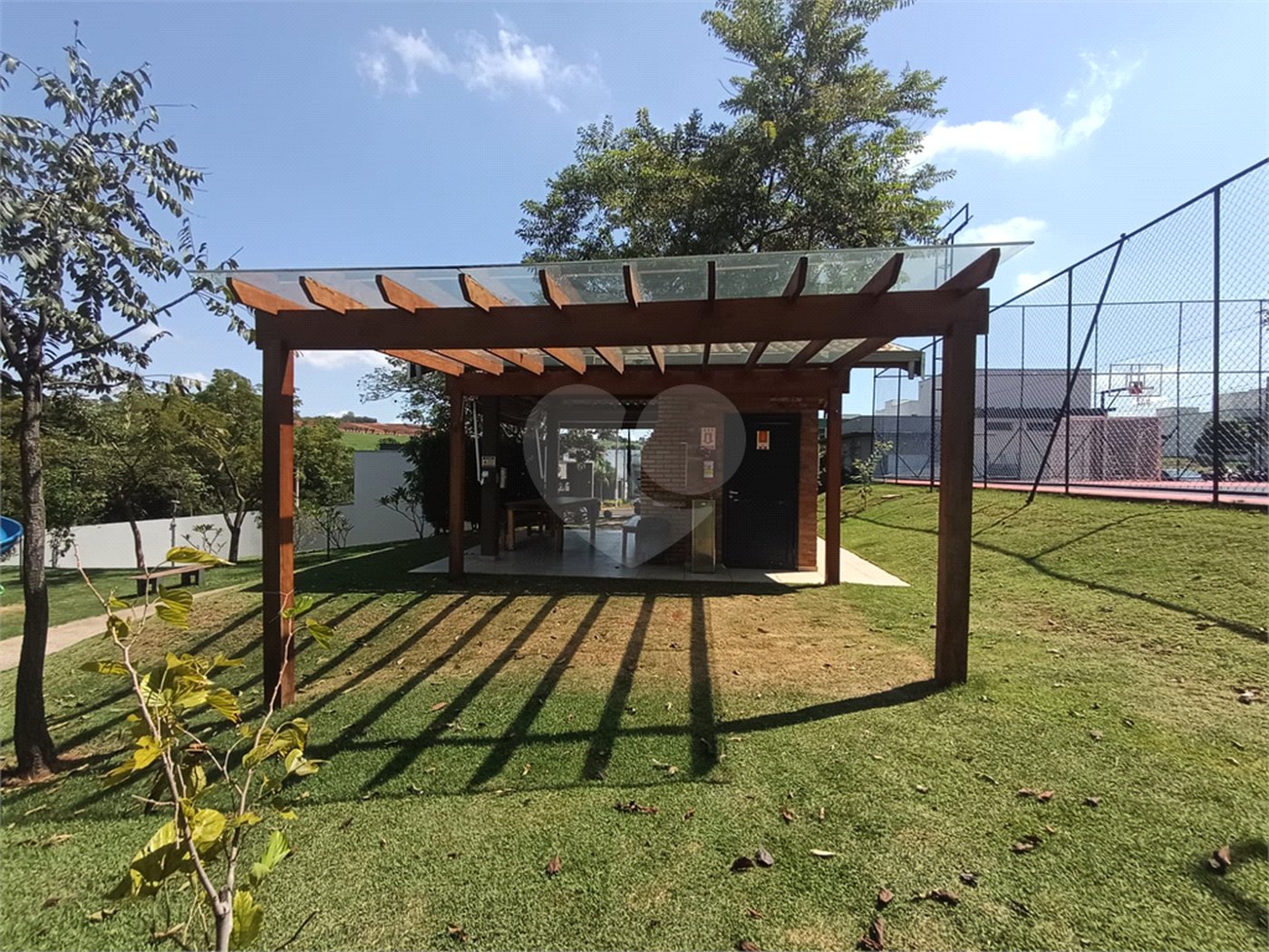 Casa à venda com 3 quartos, sendo 1 suíte,  no condomínio Ipes 2, Tatuí - SP