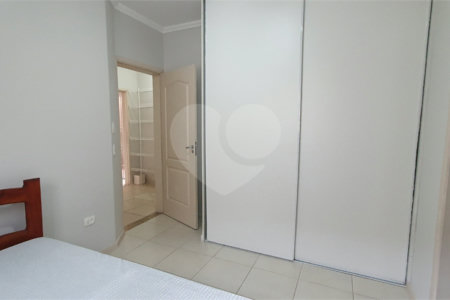 Casa à venda com 4 quartos, sendo 3 suítes, no condomínio Vila Inglesa, Sorocaba - SP