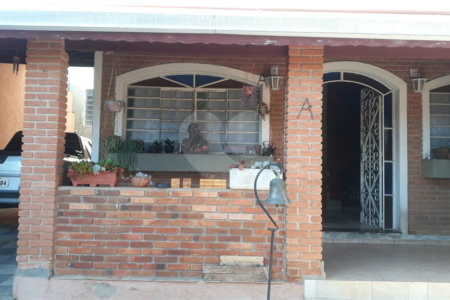 Sobrado à venda com 5 quartos, sendo 3 suítes, em Jardim dos Pinheiros, Atibaia, SP