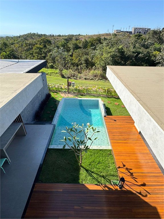Casa à venda com 4 suítes no condomínio Florais da Mata, Várzea Grande - MT
