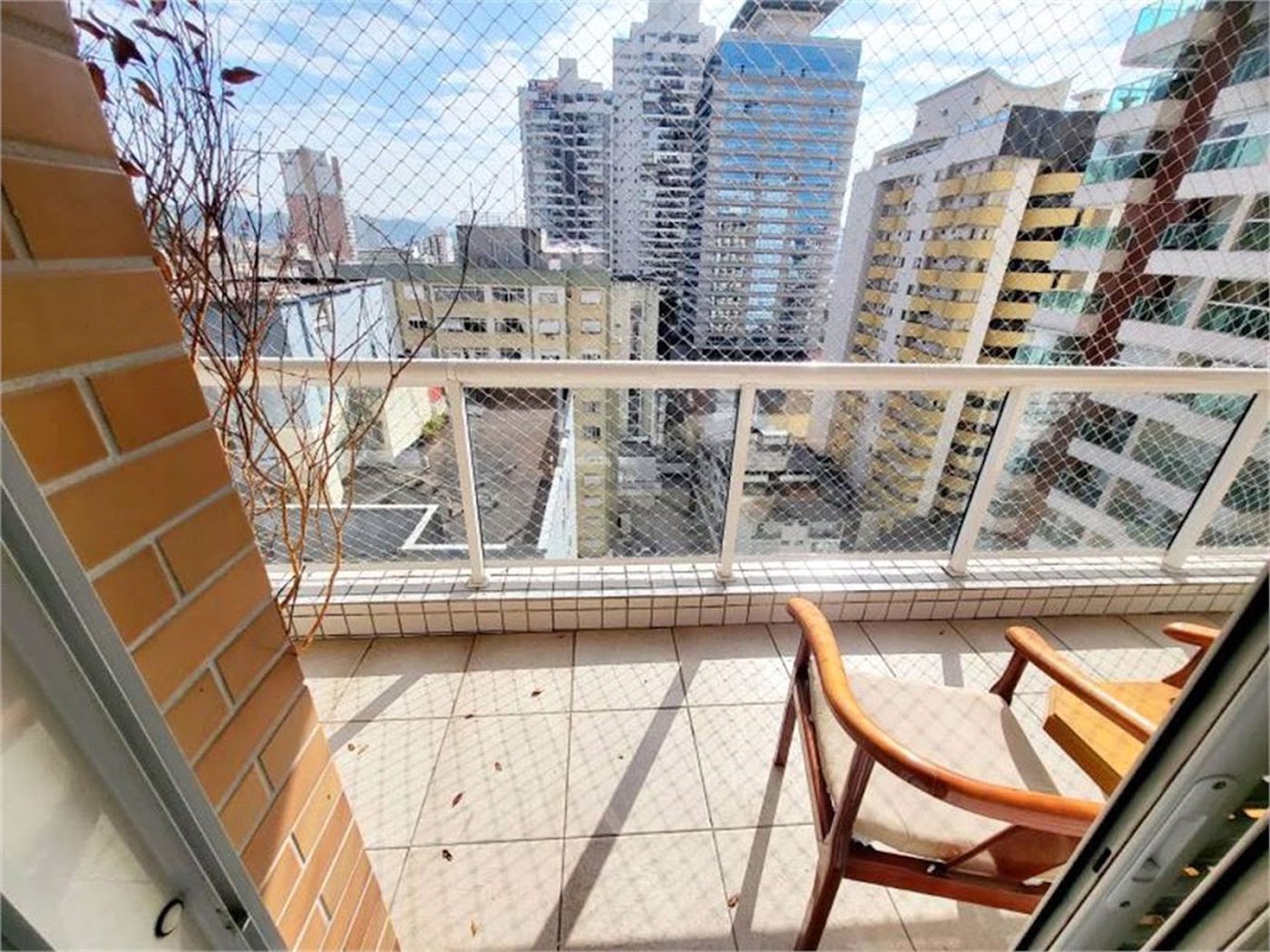 Apartamento Residencial à venda, Gonzaga, Santos - AP1004.