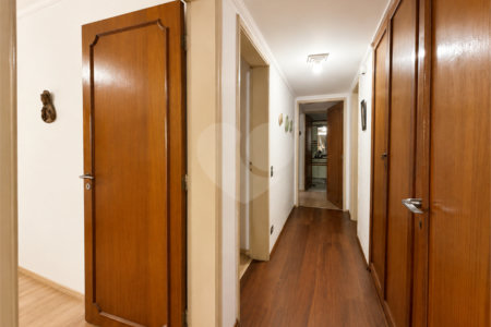 Apartamento à venda com 3 quartos, sendo 1 suíte, em Alto da Boa Vista, São Paulo, SP