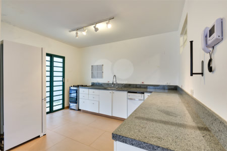 Casa para alugar com 5 quartos, sendo 3 suítes,  em Chácara Monte Alegre, São Paulo, SP