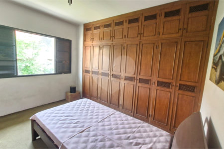 Sobrado à venda com 3 quartos, sendo 1 suíte, em Cidade São Francisco, São Paulo, SP