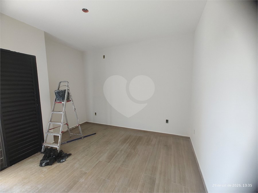 Casa à venda com 2 quartos, sendo 1 suíte, em Jardim Santo Antônio, Atibaia, SP