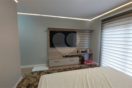 Casa à venda com 4 suítes no condomínio Figueira Garden, Atibaia - SP