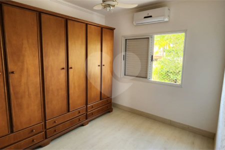 Casa à venda com 3 suítes no condomínio Recanto dos Paturis, Vinhedo - SP