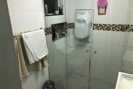 Casa à venda com 3 quartos, sendo 1 suíte, no condomínio Dolce Villa Anália Franco, São Paulo - SP