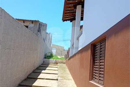 Casa Térrea à venda com 3 quartos em Guaxinduva, Atibaia, SP