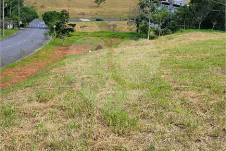Casa à venda no condomínio Parque Residencial Jequitibá, Jacareí - SP