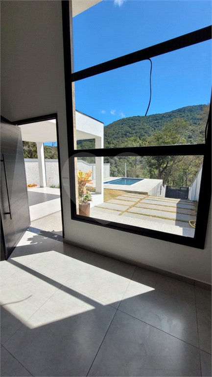 Casa à venda com 3 quartos, sendo 1 suíte, em Pedra Vermelha (terra Preta), Mairiporã, SP