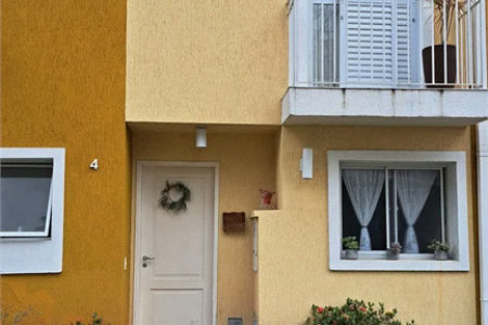 Casa à venda com 3 quartos, sendo 1 suíte, no condomínio Moradas do Horto, São Paulo - SP