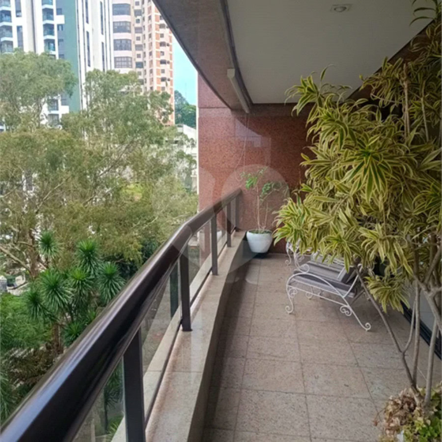 Apartamento à venda com 3 suítes em Vila Suzana, São Paulo, SP