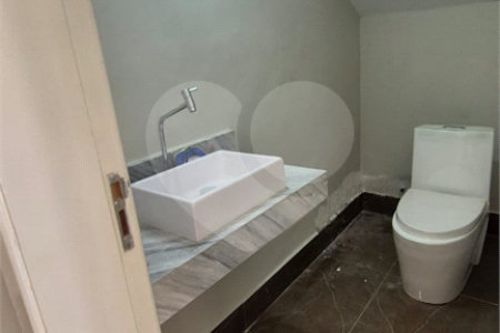 Casa à venda com 3 suítes no condomínio Residencial Villa Di Treviso, Vinhedo - SP