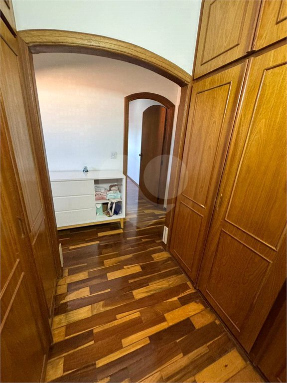 Sobrado à venda com 4 quartos, sendo 1 suíte,  em Jardim Santa Rosa, Araraquara, SP