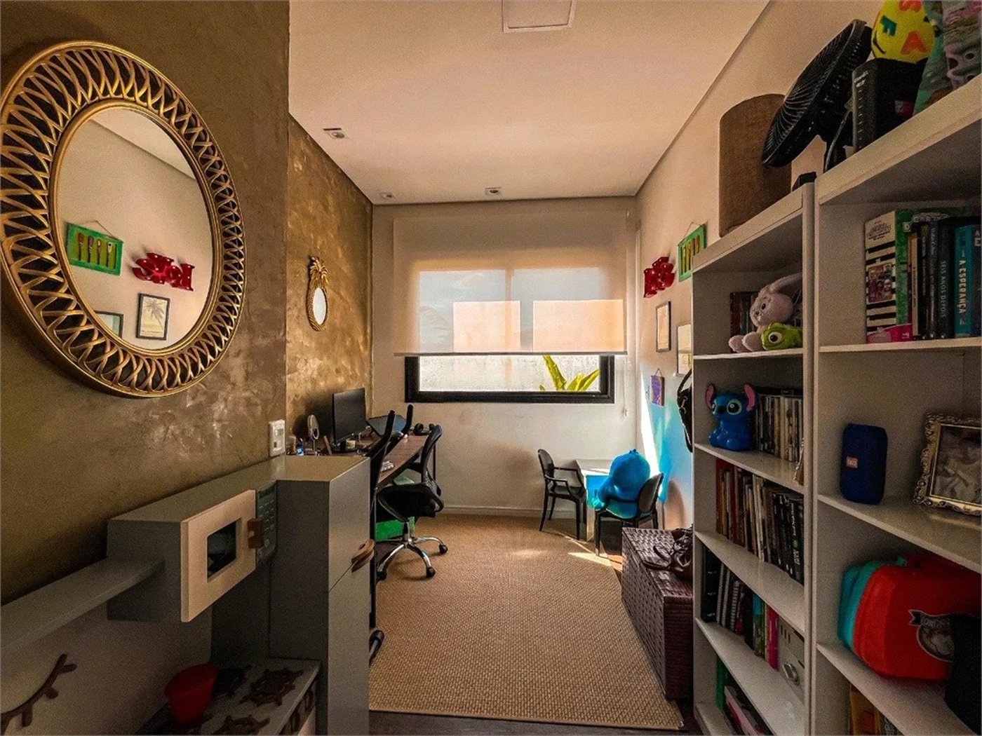 Casa à venda com 4 quartos, sendo 3 suítes,  no condomínio Vintage, Cotia - SP