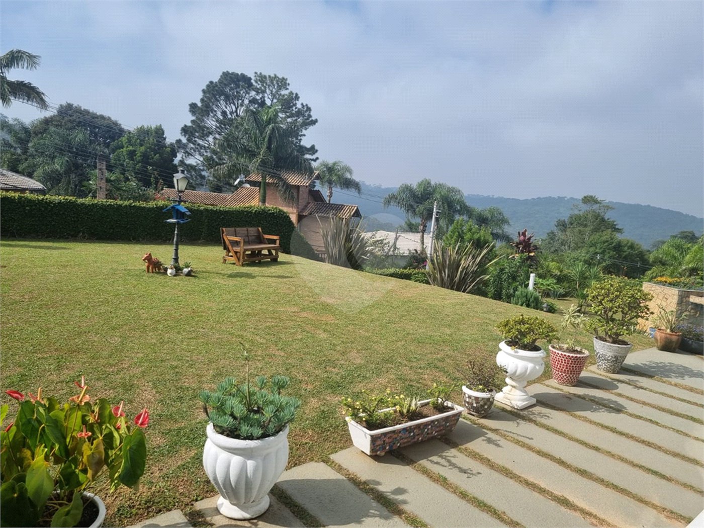 Casa à venda com 3 quartos, sendo 1 suíte, no condomínio Alpes da Cantareira, Mairiporã - SP