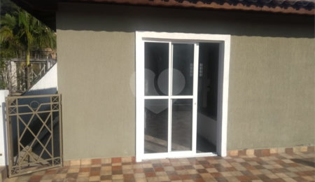 Casa à venda com 3 quartos, sendo 1 suíte, no condomínio Alpes de Mairiporã, Mairiporã - SP