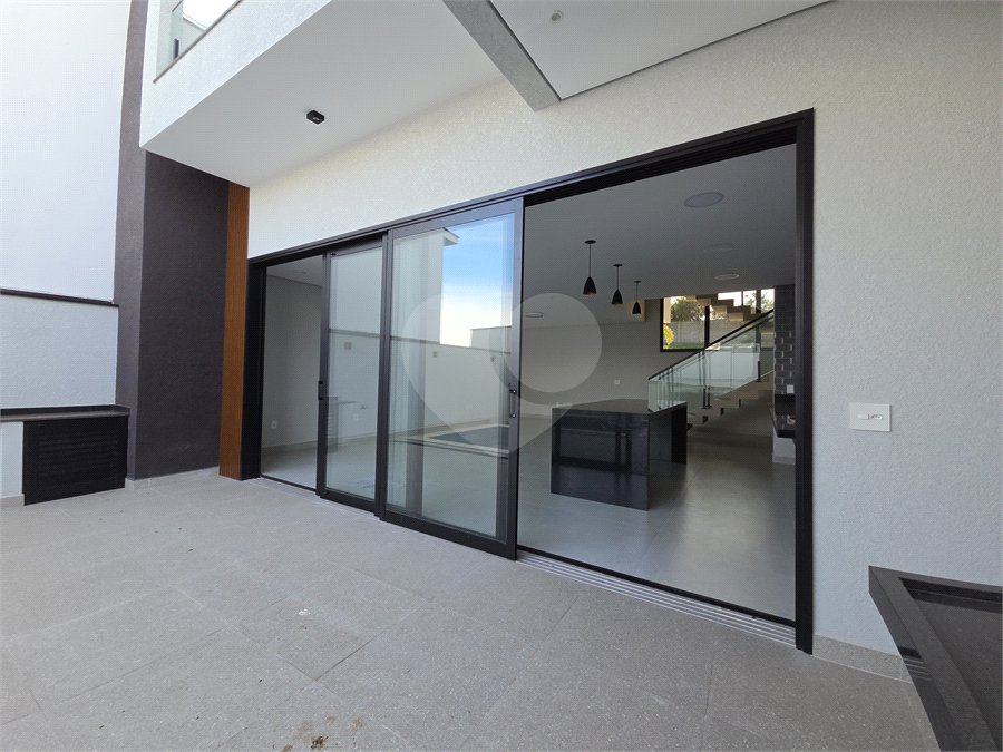Casa à venda com 3 suítes no condomínio Helena Maria, Sorocaba - SP