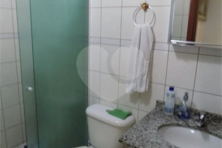 Casa à venda com 3 quartos, sendo 1 suíte, no condomínio Morada dos Pinheiros, São Paulo - SP